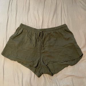 Universal threads shorts